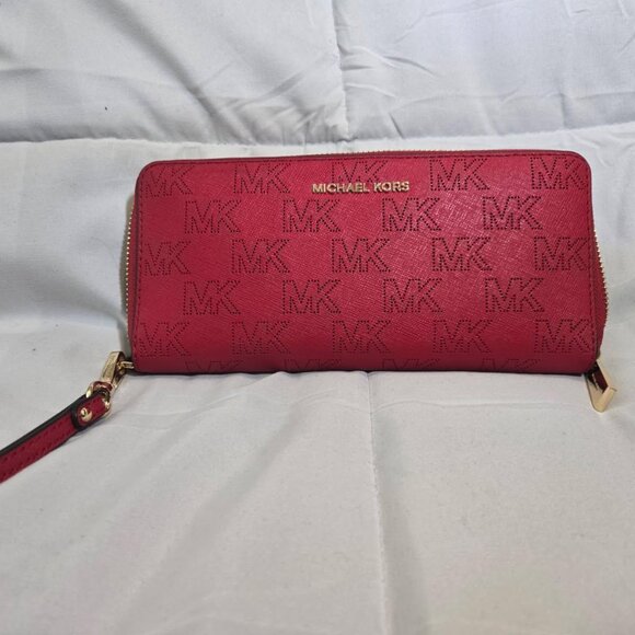 Michael Kors Jet Set Travel Continental Wallet. Crimson - Picture 1 of 4